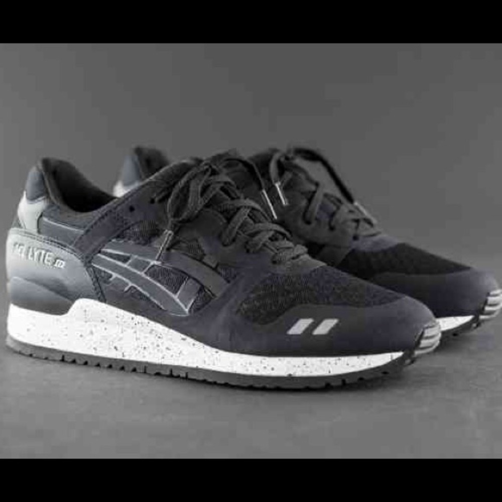 ASICS Gel Lyte III Black with White Speckled Sole